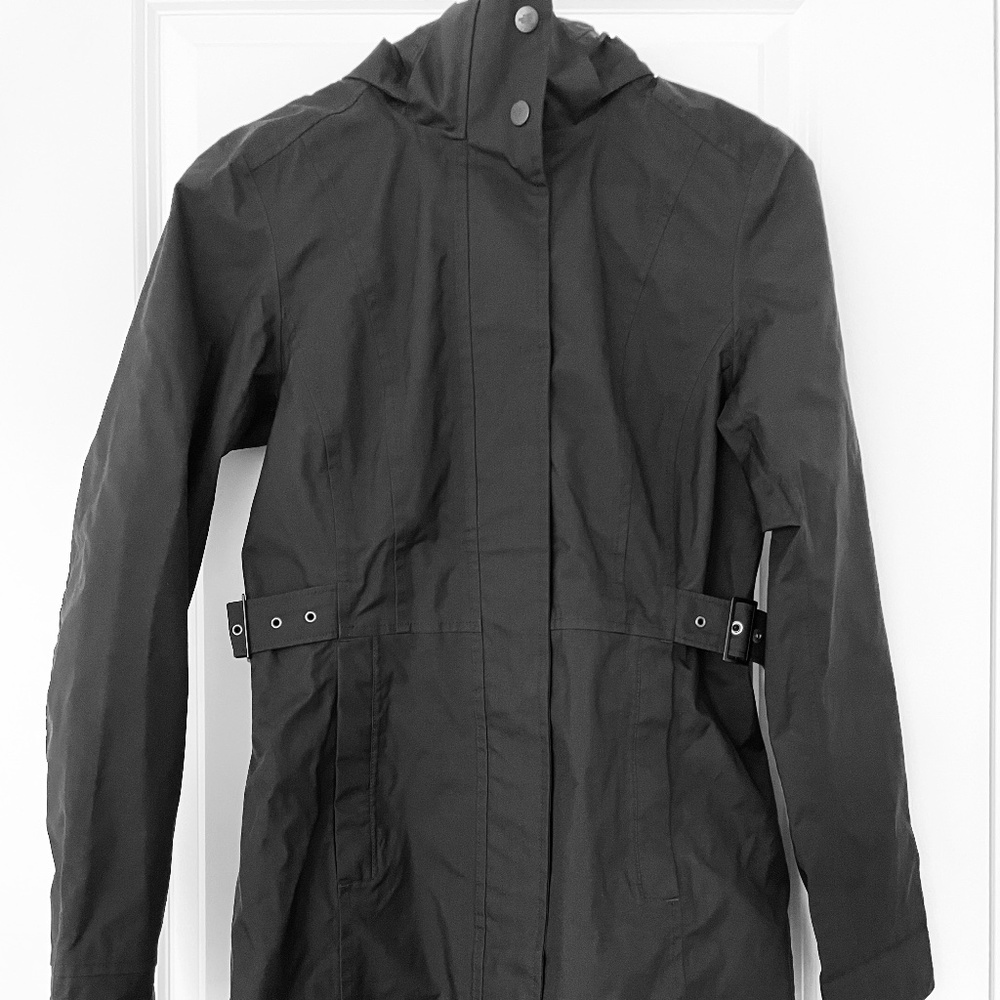 The North Face Women’s Black Waterproof Coat XS –Like New, Pre-COVID Quality